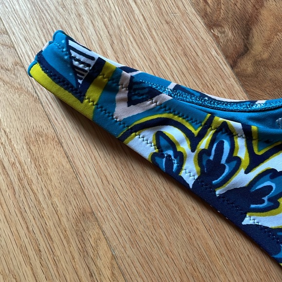 AERIE || High Leg Cheeky Bottom size XS - Picture 2 of 6